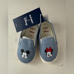 Old Navy x Disney Collaboration
Mickey Minnie Baby Slip on Sneakers 18-24 months